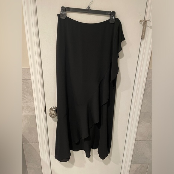 NWT Vince Camuto Faux Wrap Ruffle Trim Black Skirt Size 6 - Picture 1 of 8